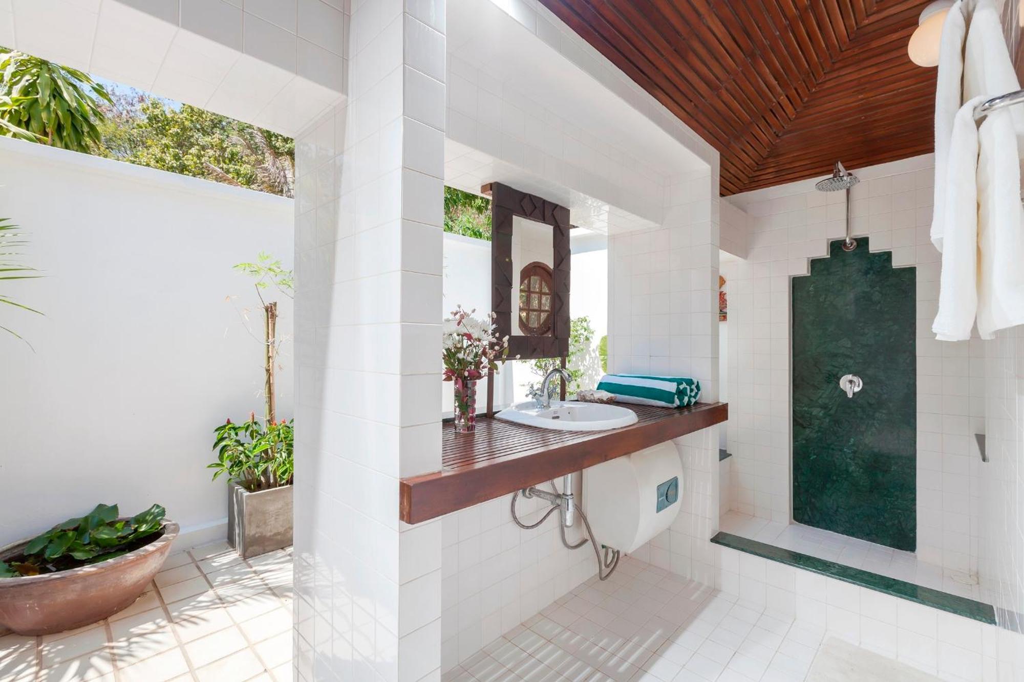 Baan Khunying - Secluded Phuket Beachfront Villa Rawai المظهر الخارجي الصورة