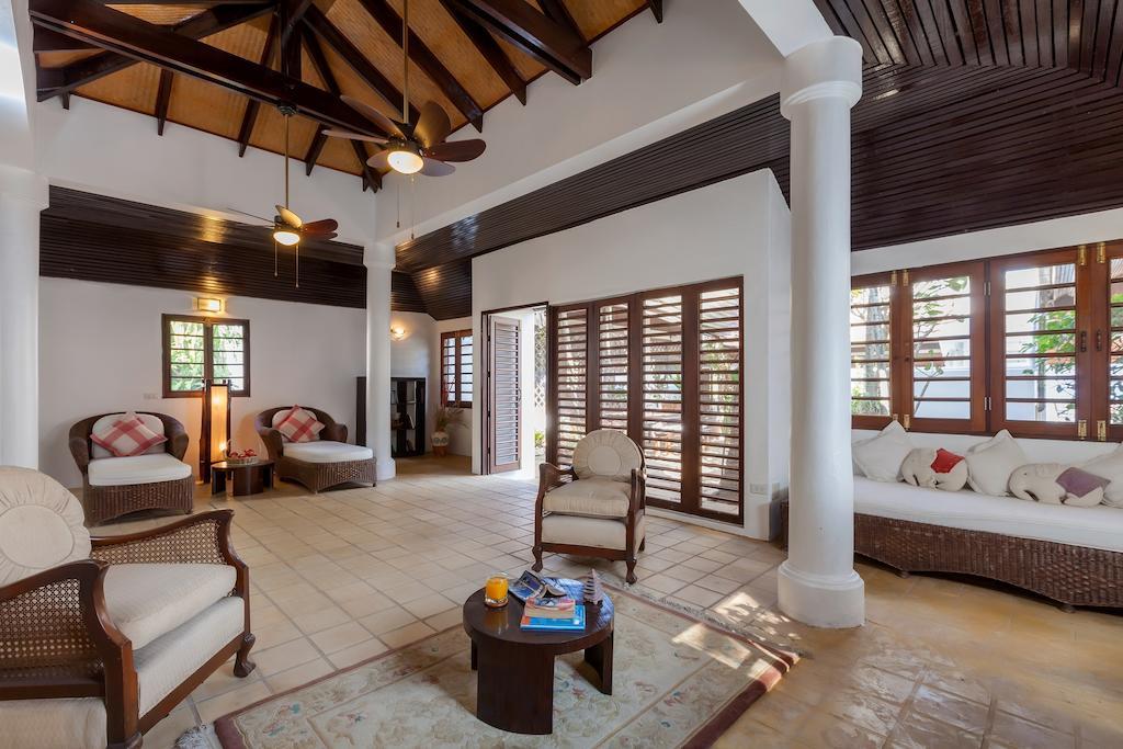 Baan Khunying - Secluded Phuket Beachfront Villa Rawai الغرفة الصورة